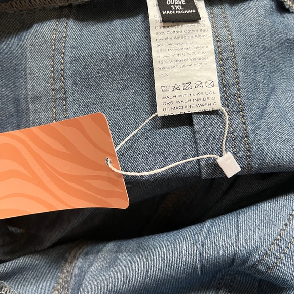 Shein Curve Jeans - Picture 6 of 7